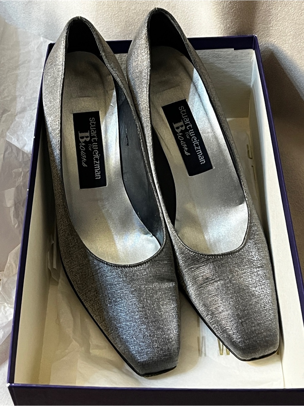 EUC Vintage, Stuart Weitzman Gunmetal Satin Pointed Toe Pumps w Box & receipt